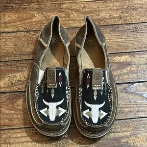Ariat Tan and Black Bull Design Loafers